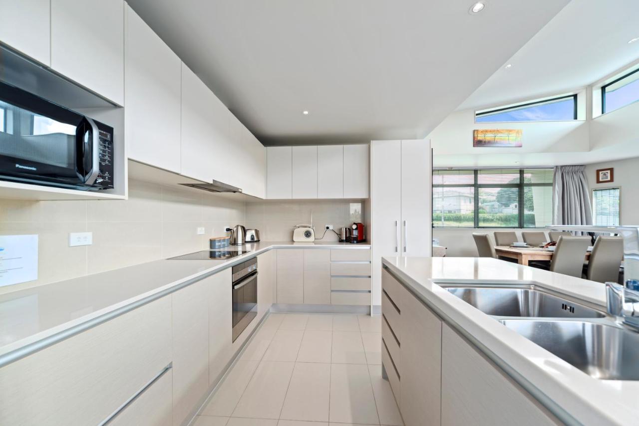 Two Views Taupo Apartment Exterior photo